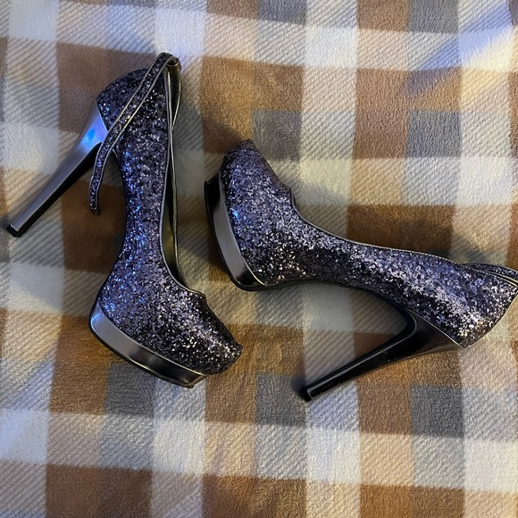 Glittery silver never worn good condition - Picture 4 of 4